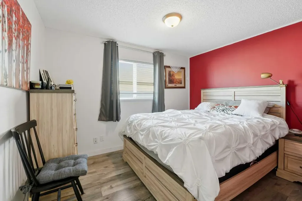 106 Bayshore Drive Sylvan Lake AB T4S 0A7