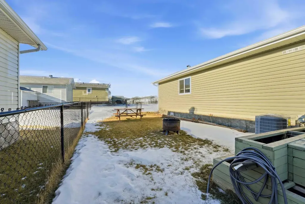 106 Bayshore Drive Sylvan Lake AB T4S 0A7