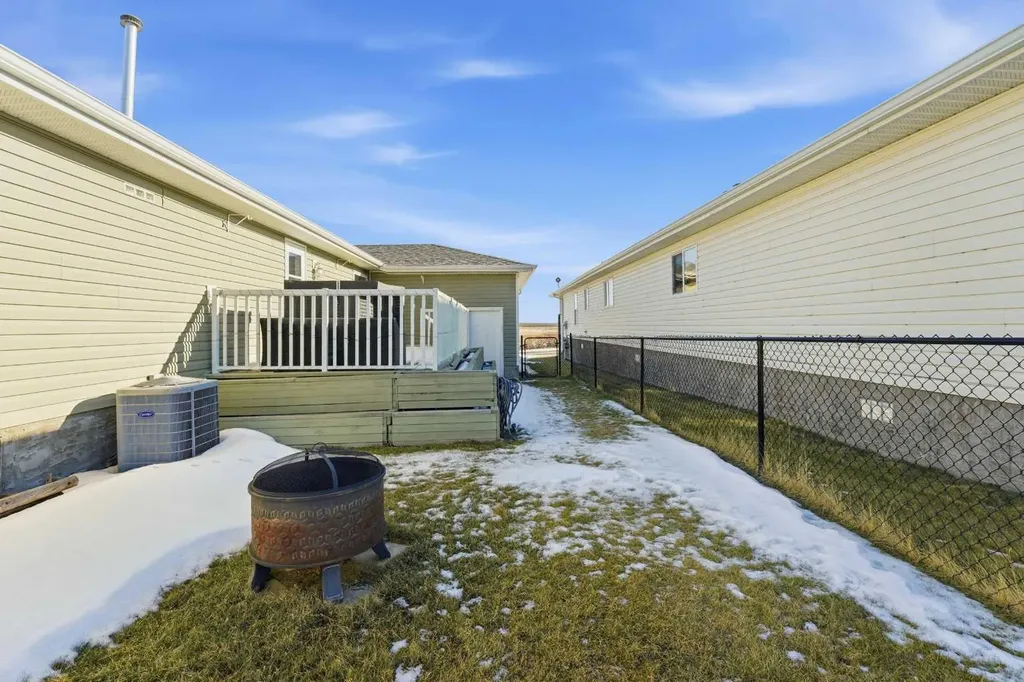 106 Bayshore Drive Sylvan Lake AB T4S 0A7