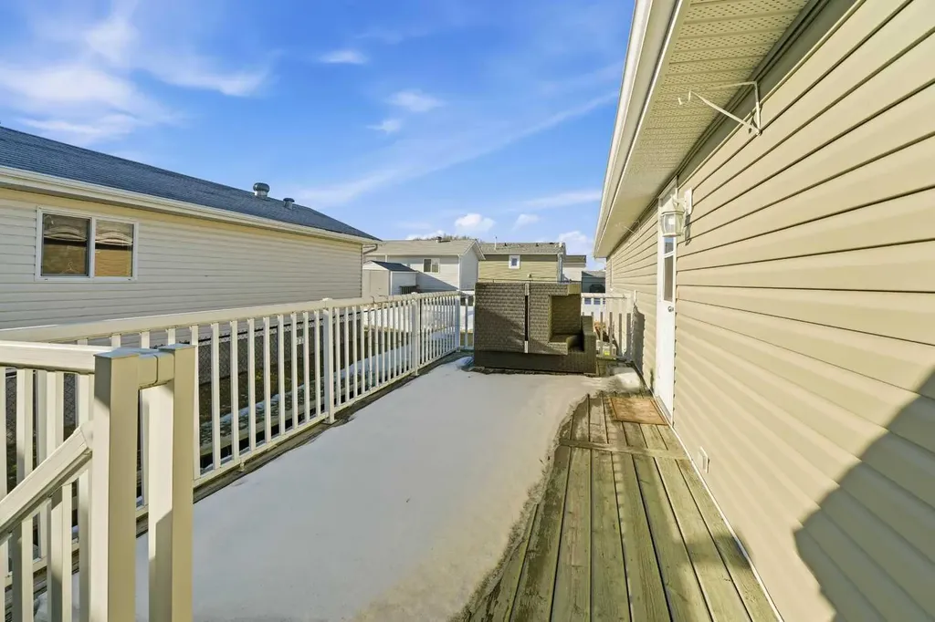 106 Bayshore Drive Sylvan Lake AB T4S 0A7