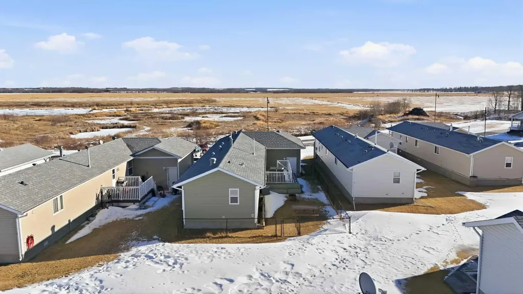 106 Bayshore Drive Sylvan Lake AB T4S 0A7