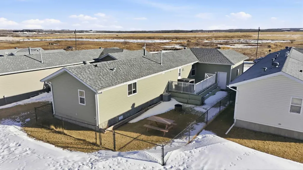 106 Bayshore Drive Sylvan Lake AB T4S 0A7