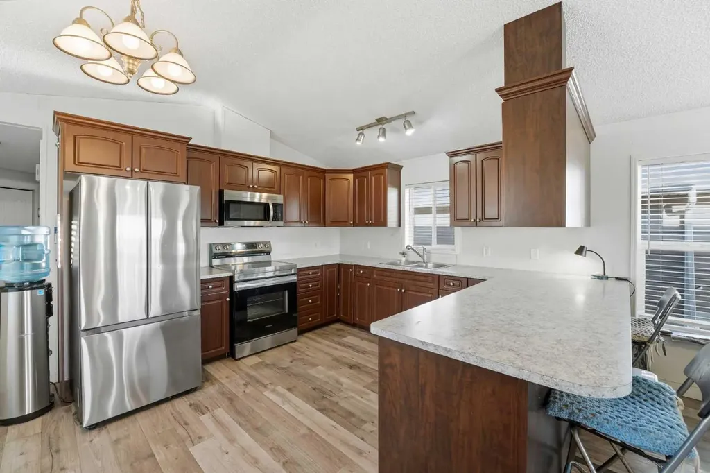 106 Bayshore Drive Sylvan Lake AB T4S 0A7