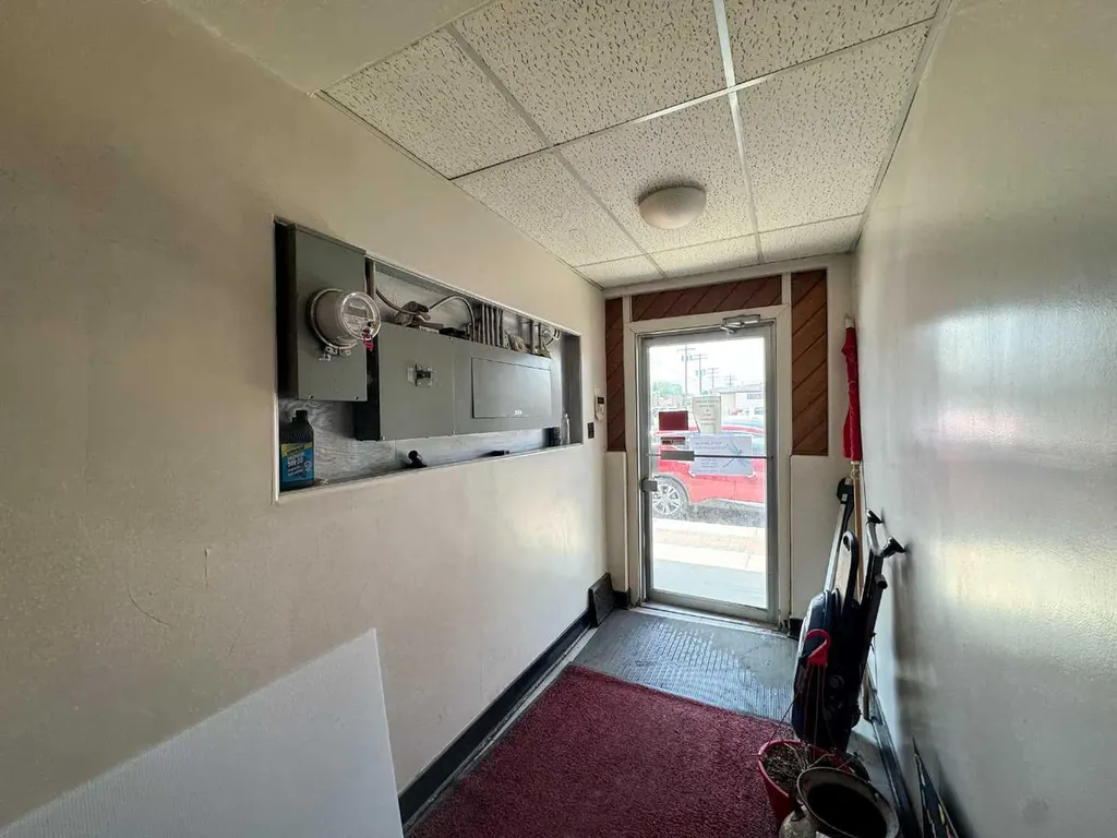 5033 50 Avenue Ponoka AB T4J1C5