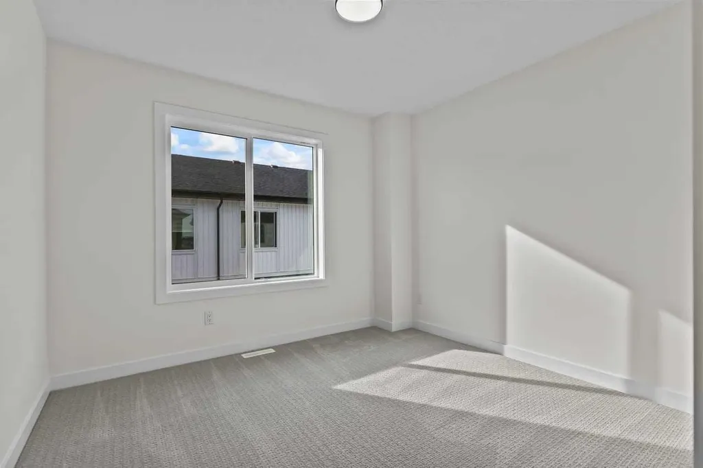 42 Corner Glen Manor NE Calgary AB T3N 2R4