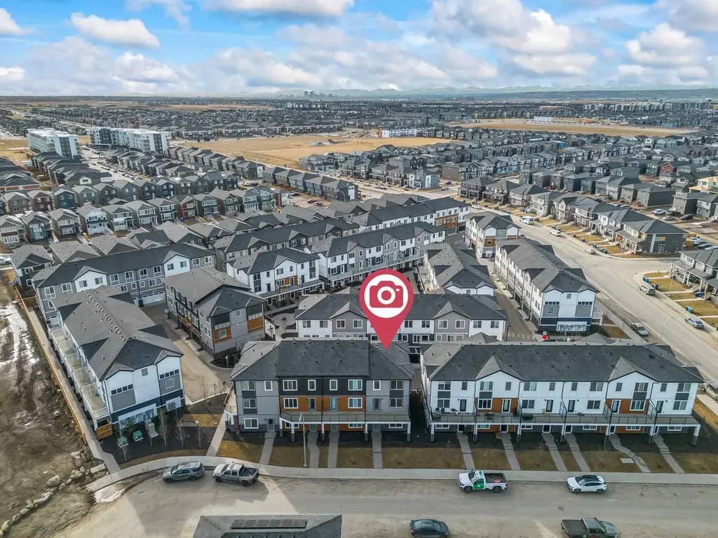42 Corner Glen Manor NE Calgary AB T3N 2R4