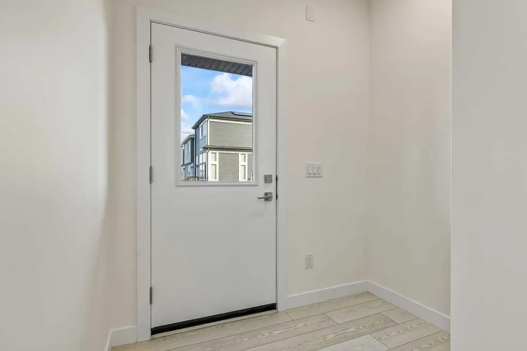 42 Corner Glen Manor NE Calgary AB T3N 2R4