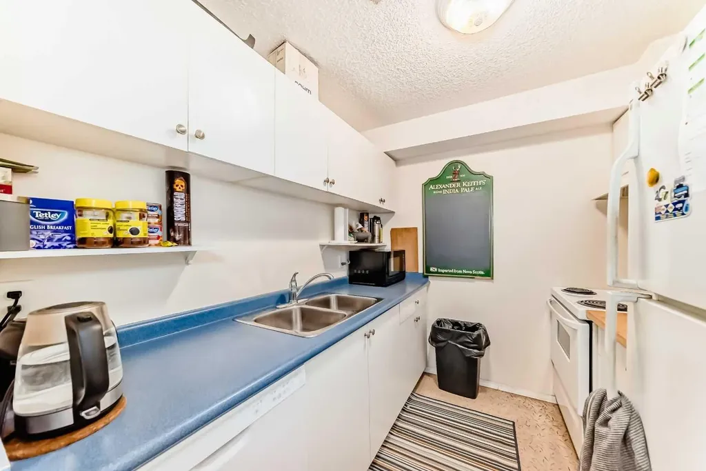 6224 17 Avenue SE Calgary AB T2A 7X8