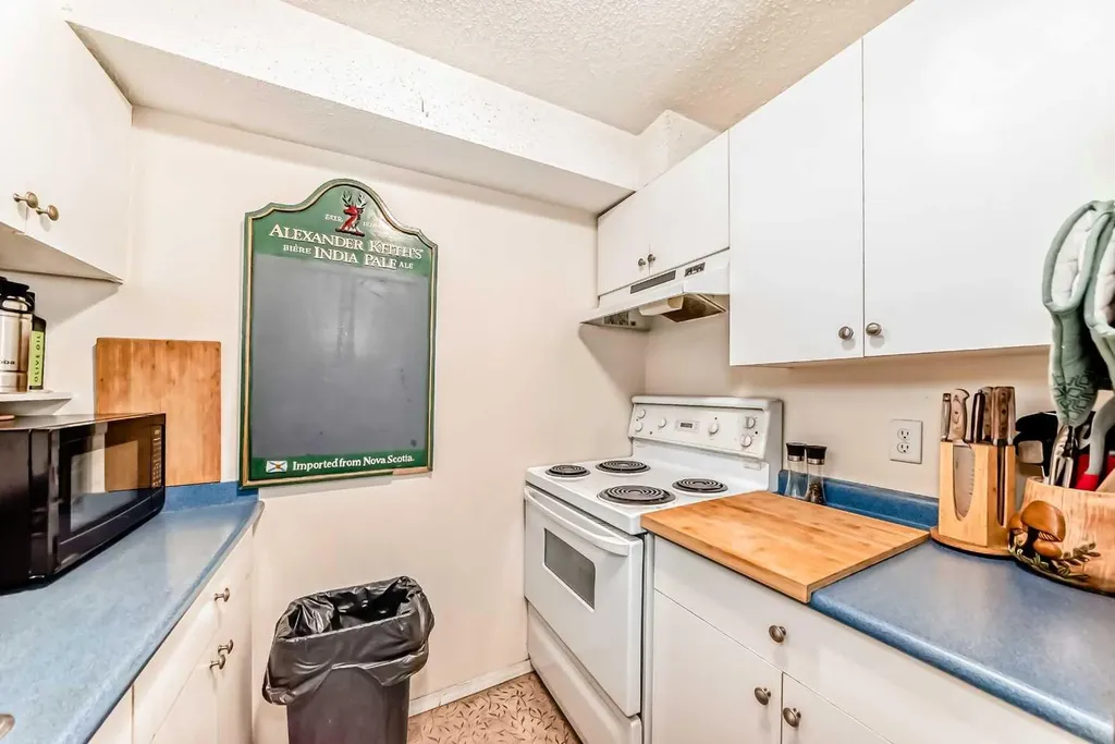 6224 17 Avenue SE Calgary AB T2A 7X8