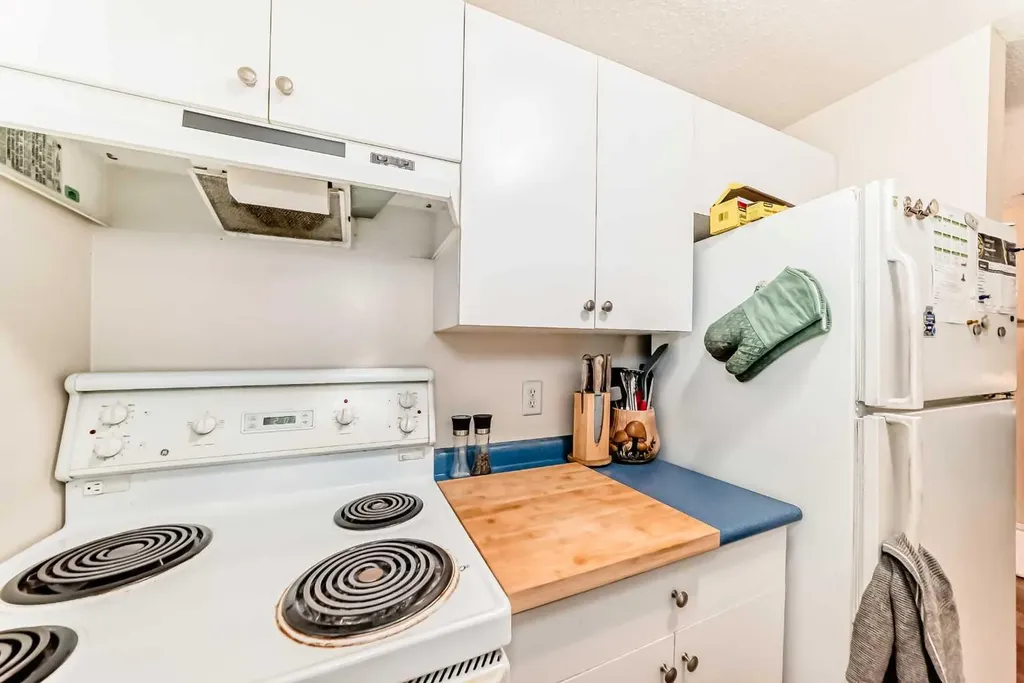 6224 17 Avenue SE Calgary AB T2A 7X8