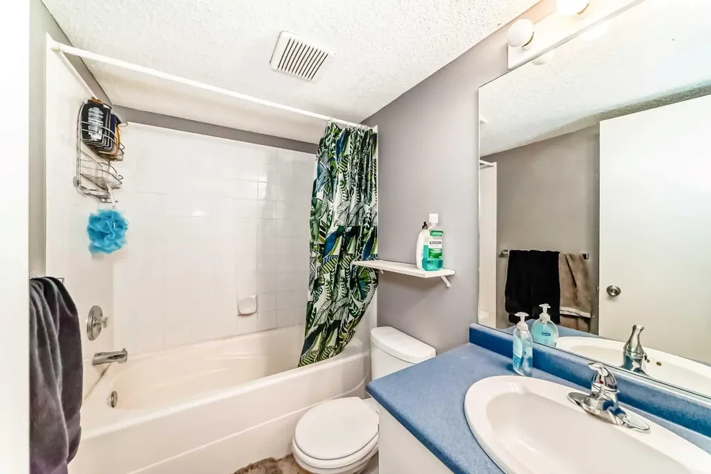 6224 17 Avenue SE Calgary AB T2A 7X8