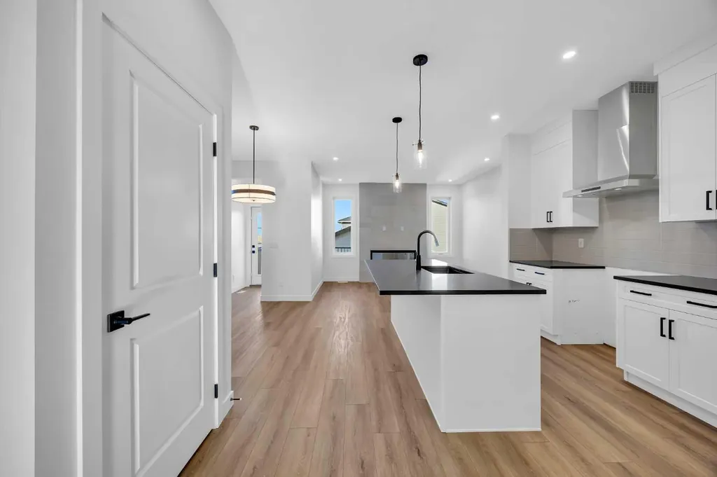 14 Versant Path SW Calgary AB T2Y 0Z5