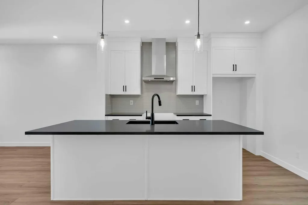 14 Versant Path SW Calgary AB T2Y 0Z5