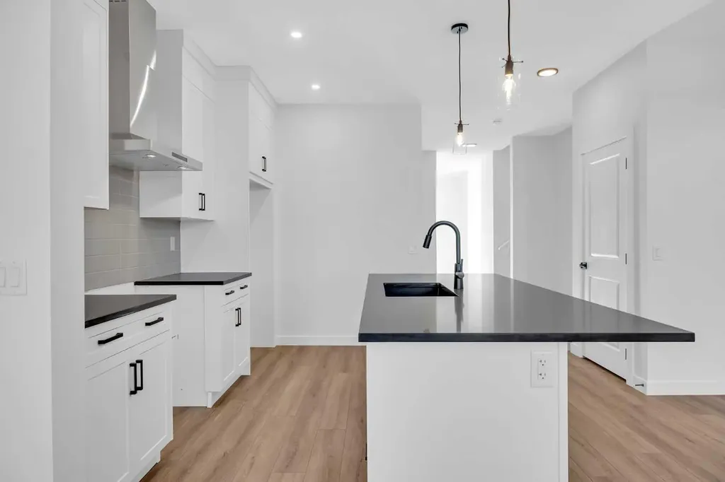 14 Versant Path SW Calgary AB T2Y 0Z5
