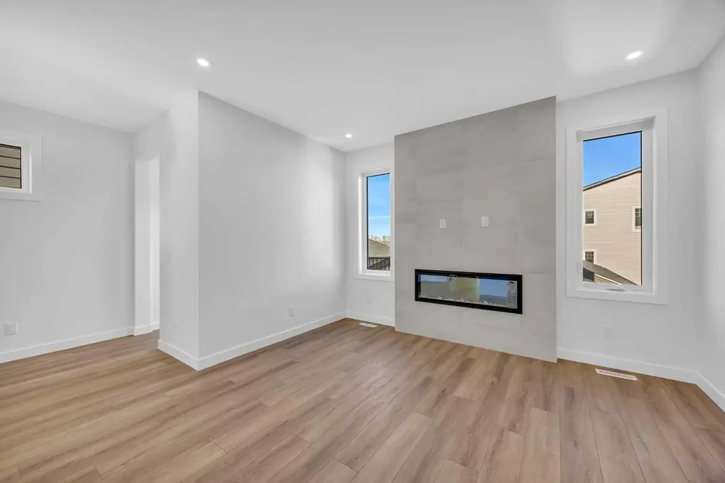 14 Versant Path SW Calgary AB T2Y 0Z5