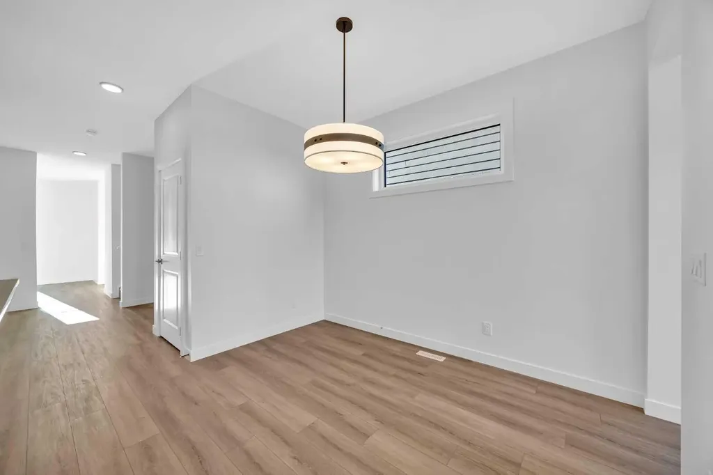 14 Versant Path SW Calgary AB T2Y 0Z5