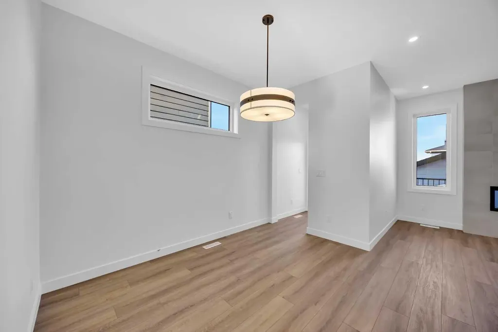 14 Versant Path SW Calgary AB T2Y 0Z5