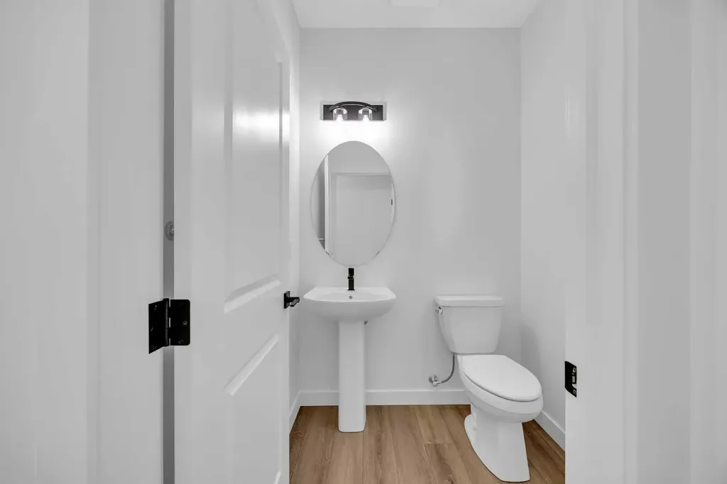 14 Versant Path SW Calgary AB T2Y 0Z5