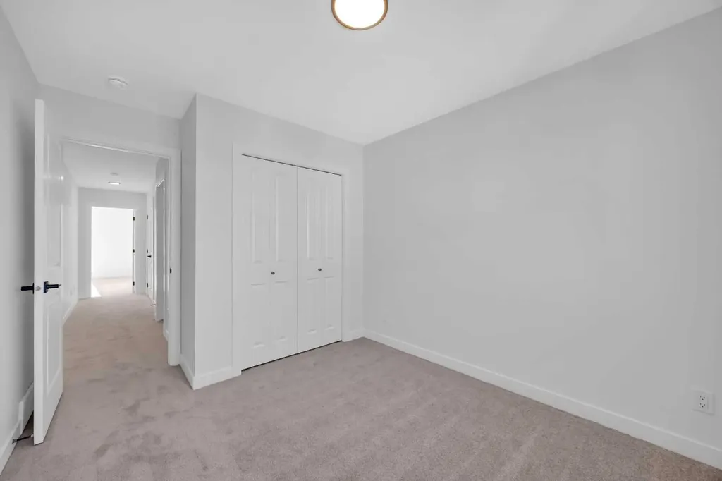 14 Versant Path SW Calgary AB T2Y 0Z5