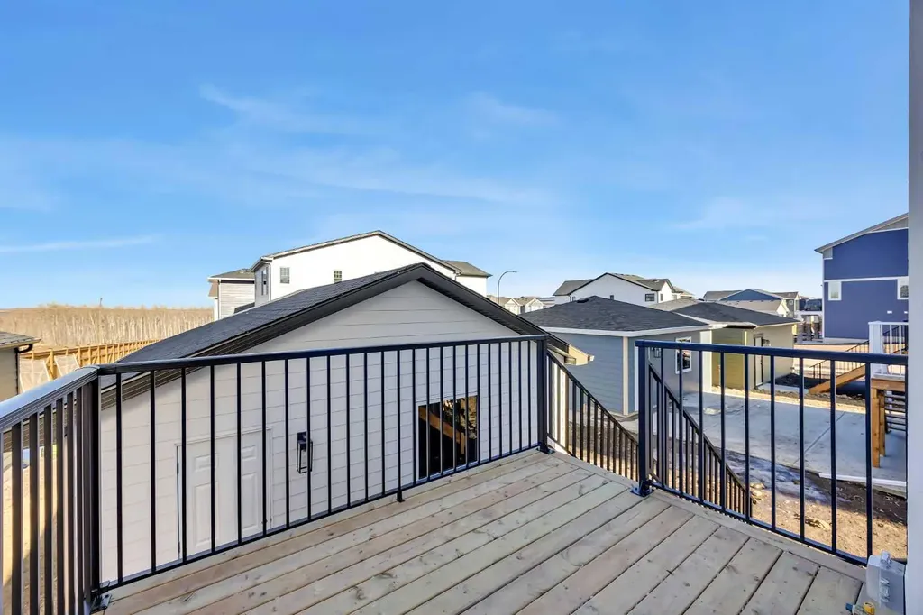 14 Versant Path SW Calgary AB T2Y 0Z5