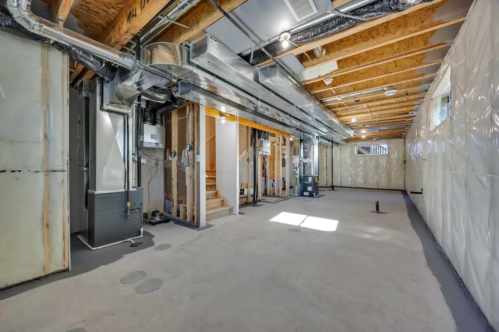 14 Versant Path SW Calgary AB T2Y 0Z5