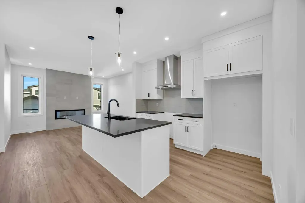 14 Versant Path SW Calgary AB T2Y 0Z5