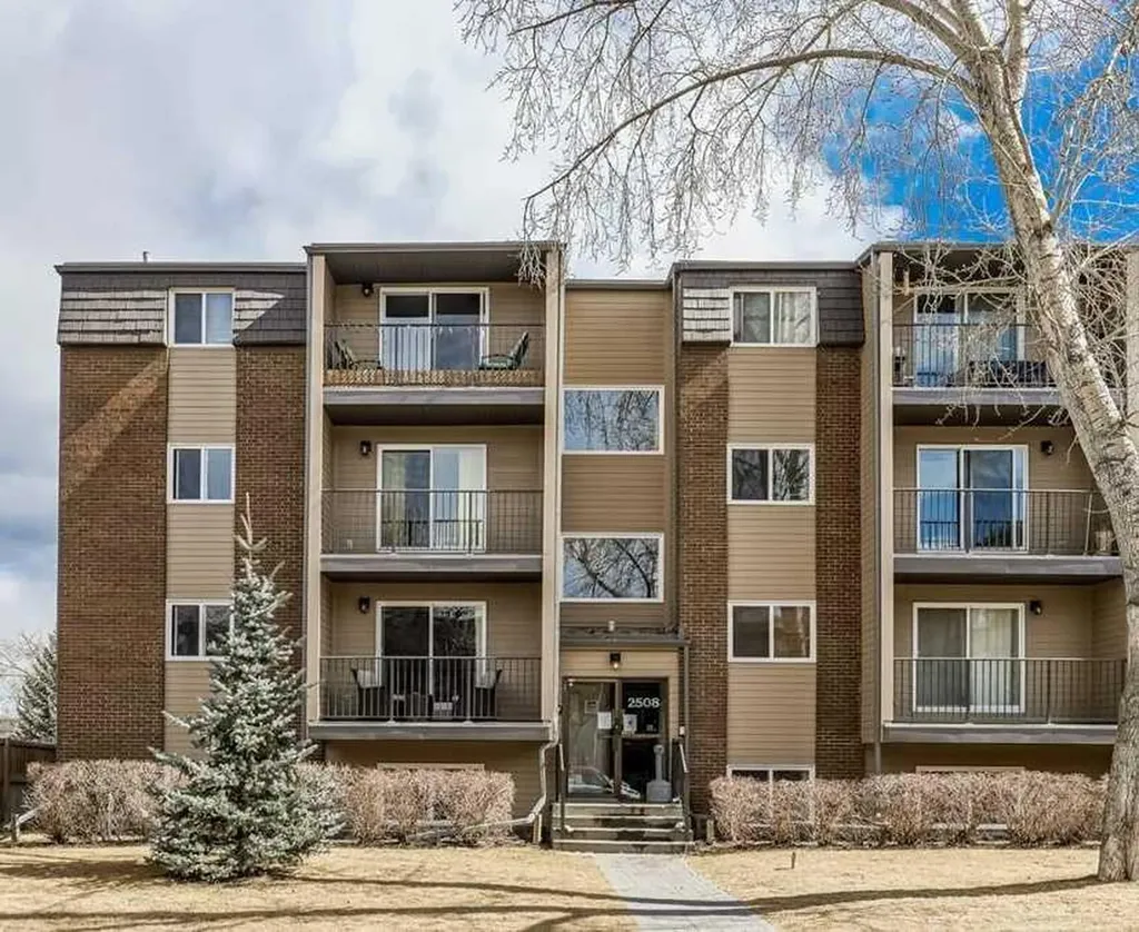 2508 17 Street SW Calgary AB T2T 4M8