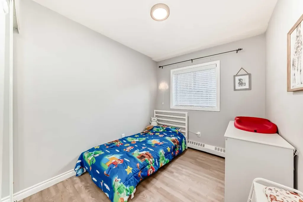 2508 17 Street SW Calgary AB T2T 4M8