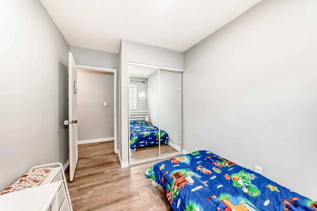 2508 17 Street SW Calgary AB T2T 4M8