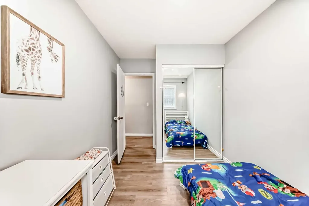 2508 17 Street SW Calgary AB T2T 4M8
