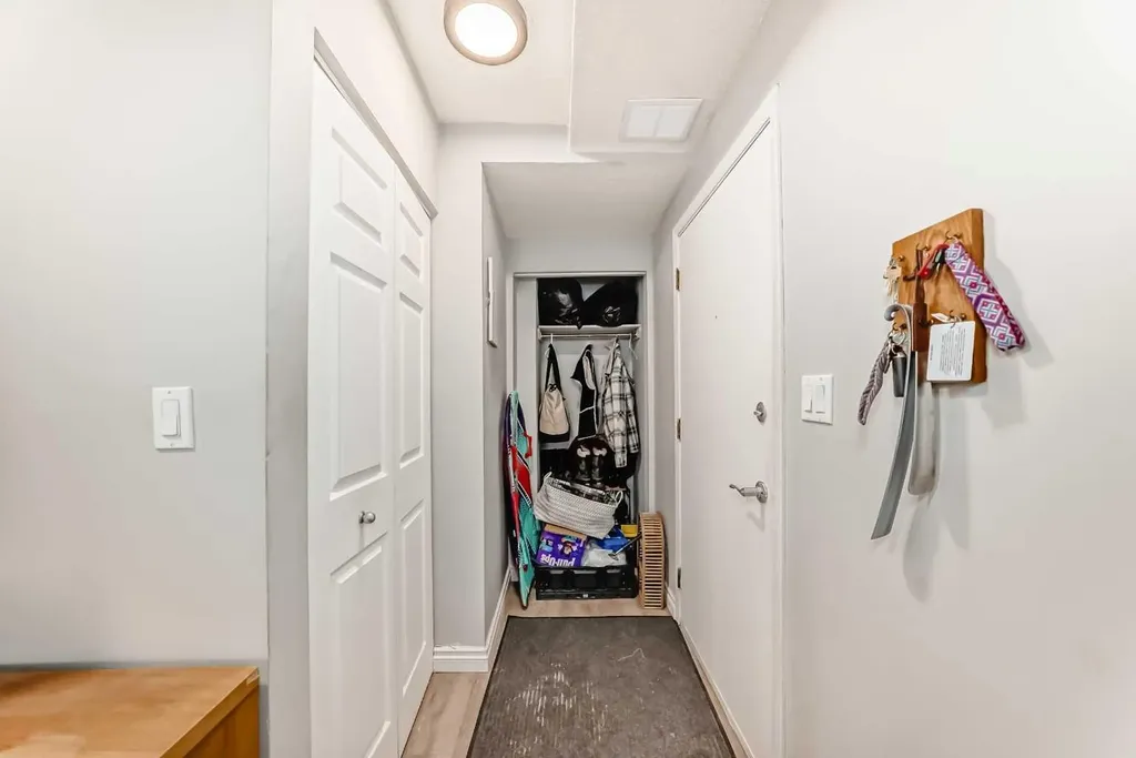 2508 17 Street SW Calgary AB T2T 4M8
