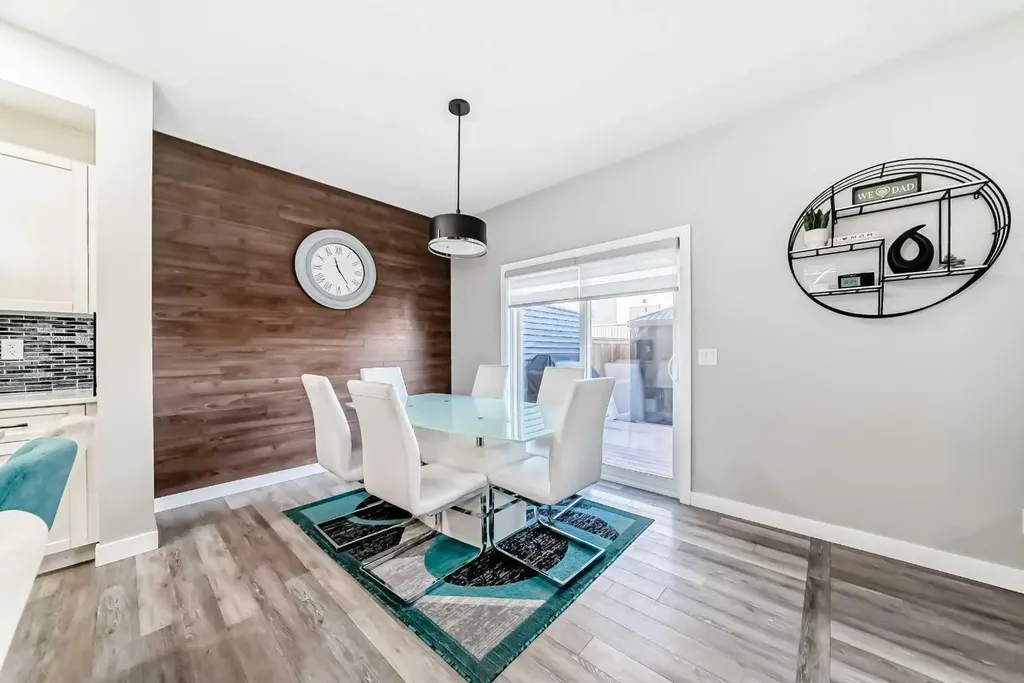 199 Kinniburgh Road Chestermere AB T1X 0T8