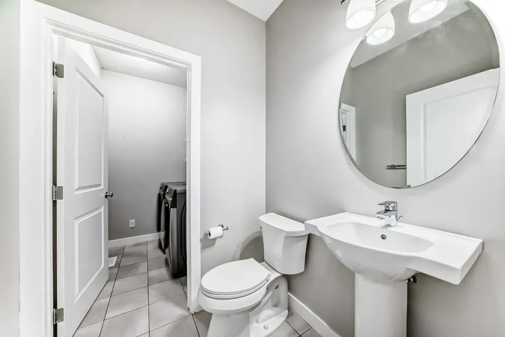 199 Kinniburgh Road Chestermere AB T1X 0T8