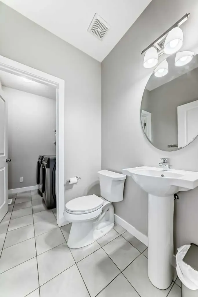 199 Kinniburgh Road Chestermere AB T1X 0T8