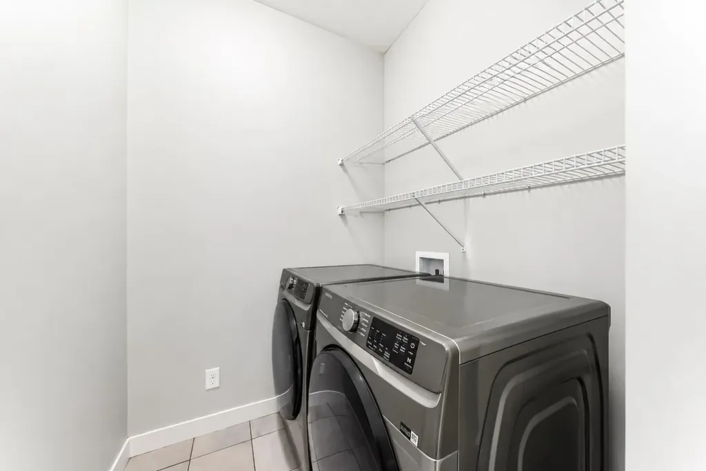 199 Kinniburgh Road Chestermere AB T1X 0T8