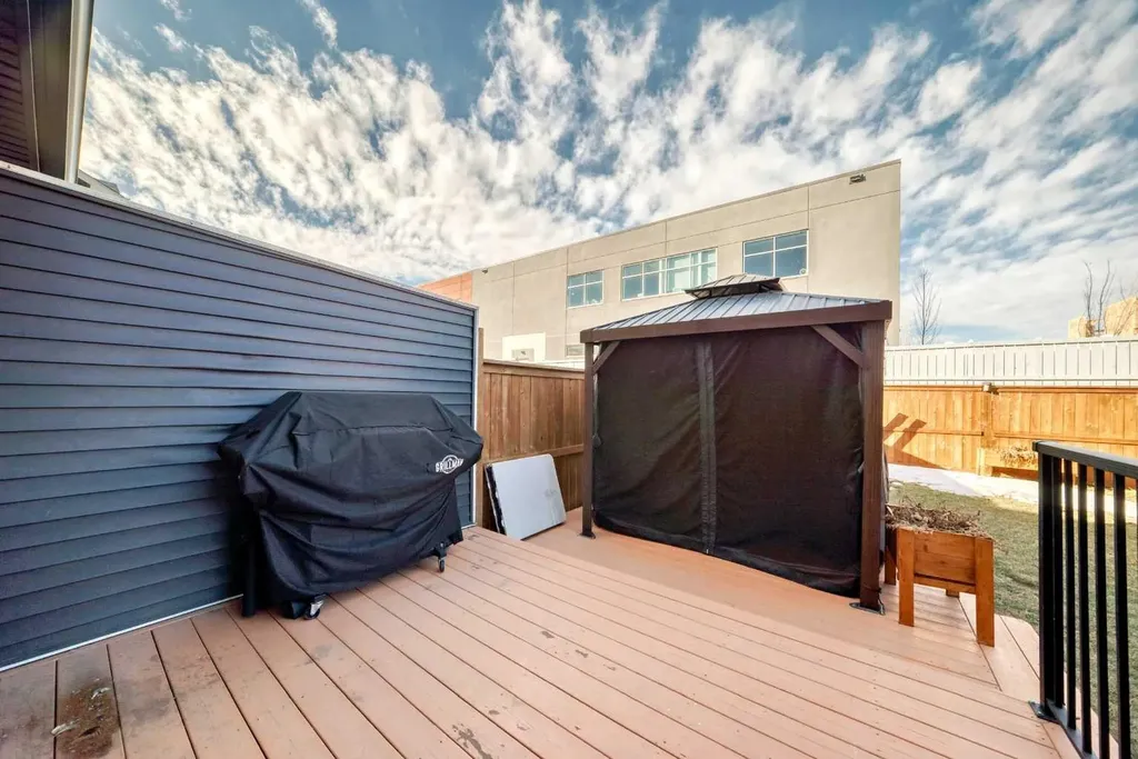 199 Kinniburgh Road Chestermere AB T1X 0T8