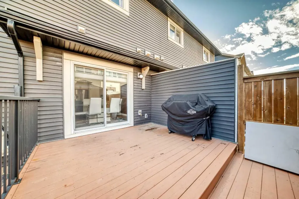 199 Kinniburgh Road Chestermere AB T1X 0T8