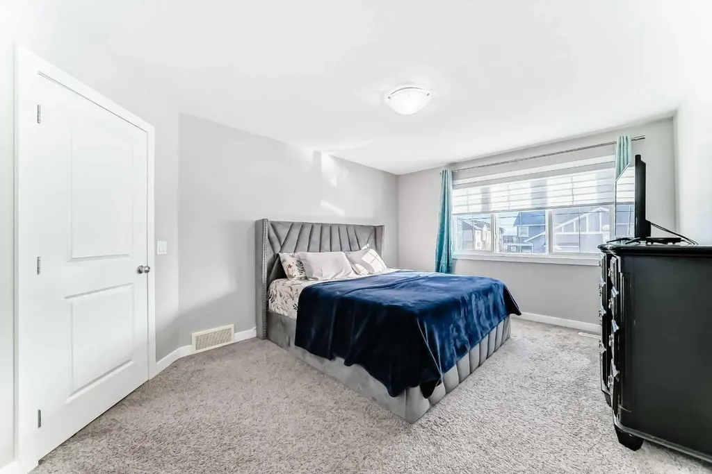 199 Kinniburgh Road Chestermere AB T1X 0T8