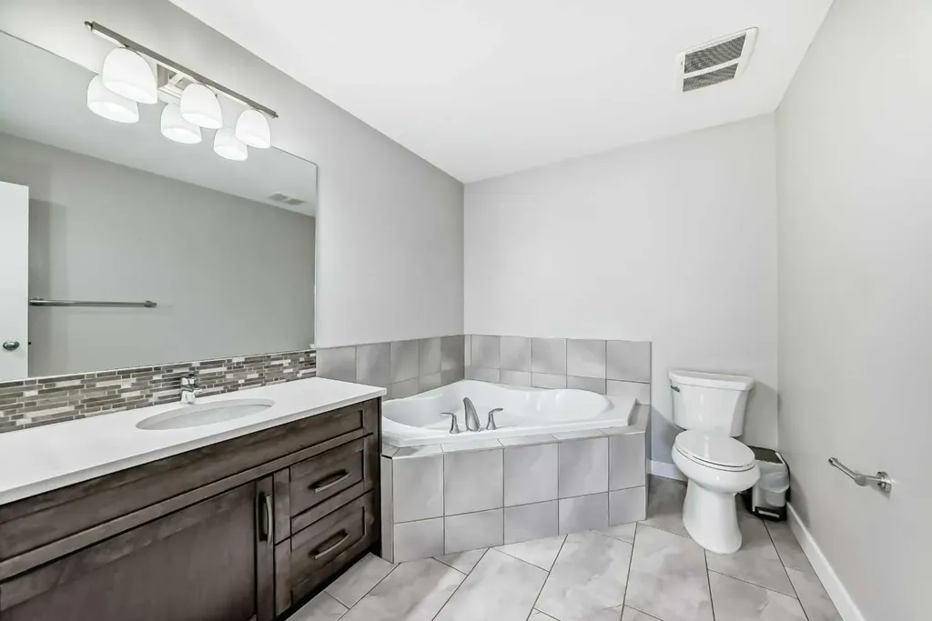 199 Kinniburgh Road Chestermere AB T1X 0T8