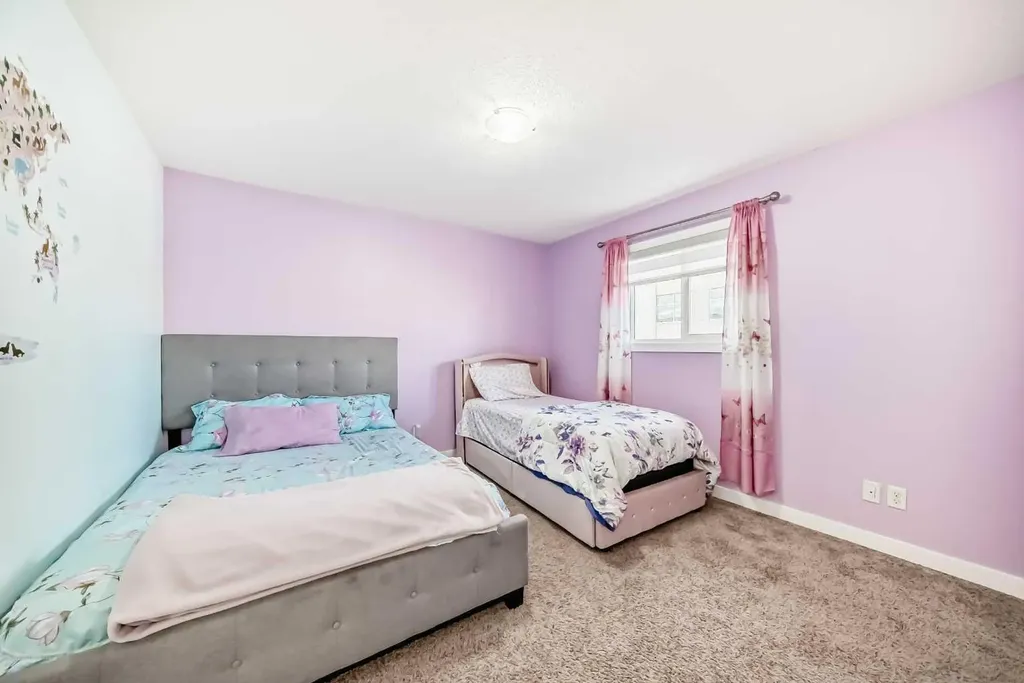 199 Kinniburgh Road Chestermere AB T1X 0T8