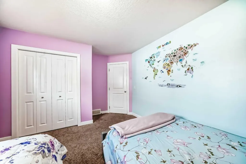 199 Kinniburgh Road Chestermere AB T1X 0T8
