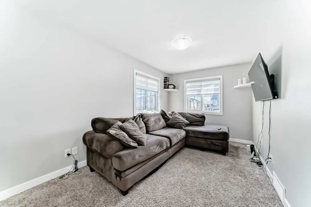 199 Kinniburgh Road Chestermere AB T1X 0T8