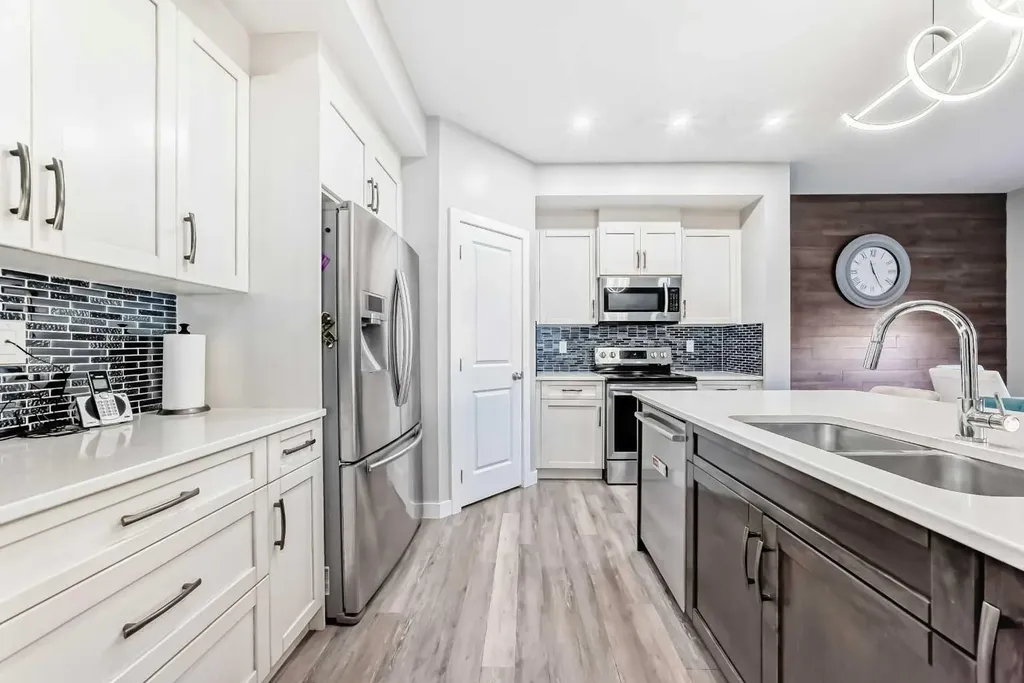 199 Kinniburgh Road Chestermere AB T1X 0T8
