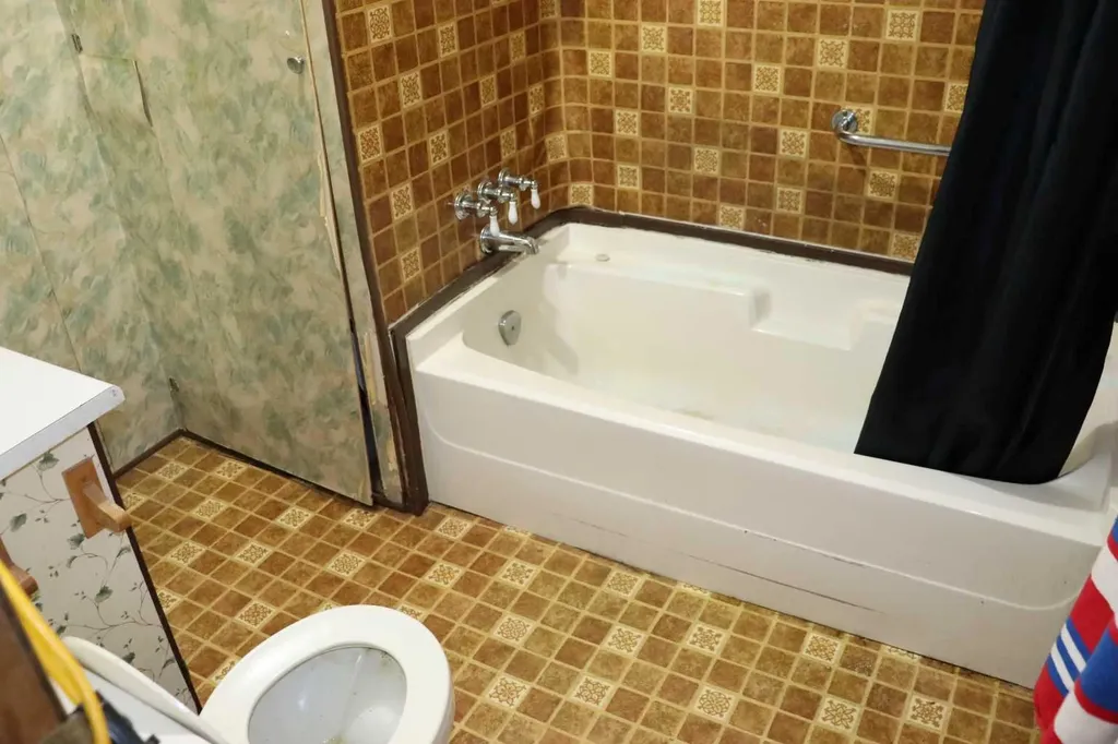 4938 49 Avenue Robb AB T0E 1X0