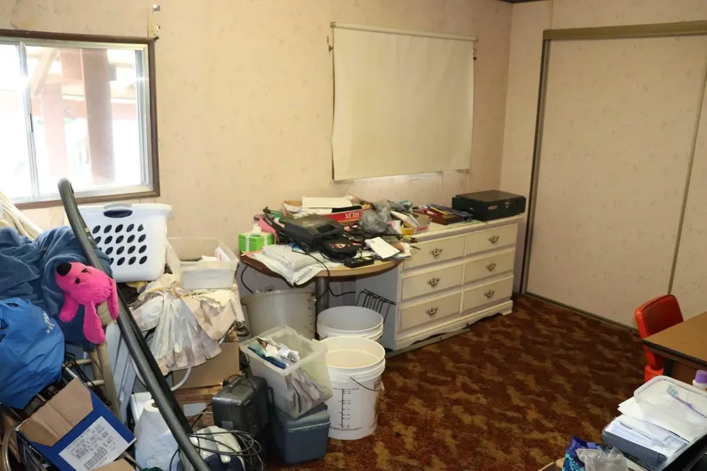 4938 49 Avenue Robb AB T0E 1X0