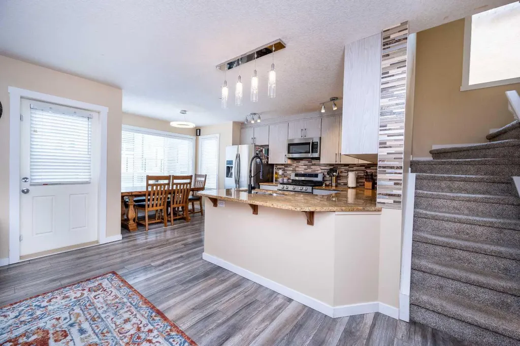 60 Covecreek Mews NE Calgary AB T3J 4V9