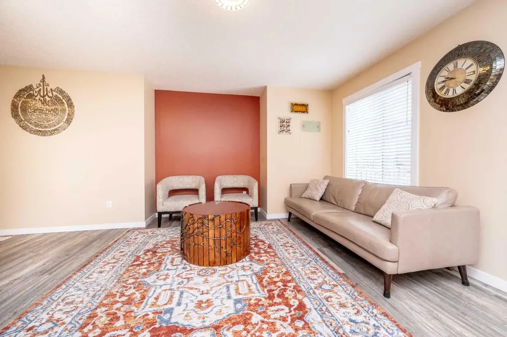60 Covecreek Mews NE Calgary AB T3J 4V9