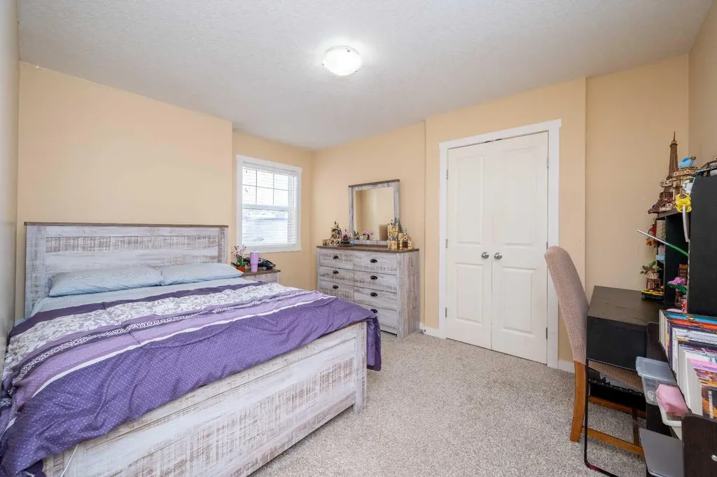 60 Covecreek Mews NE Calgary AB T3J 4V9