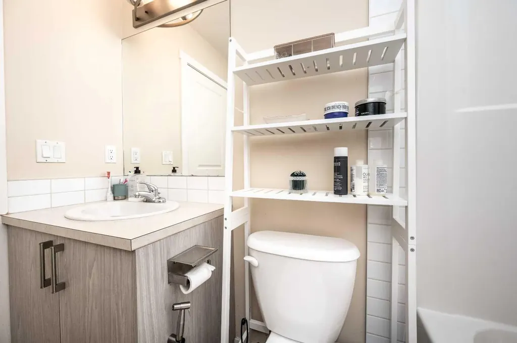 60 Covecreek Mews NE Calgary AB T3J 4V9