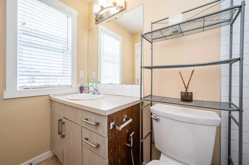 60 Covecreek Mews NE Calgary AB T3J 4V9